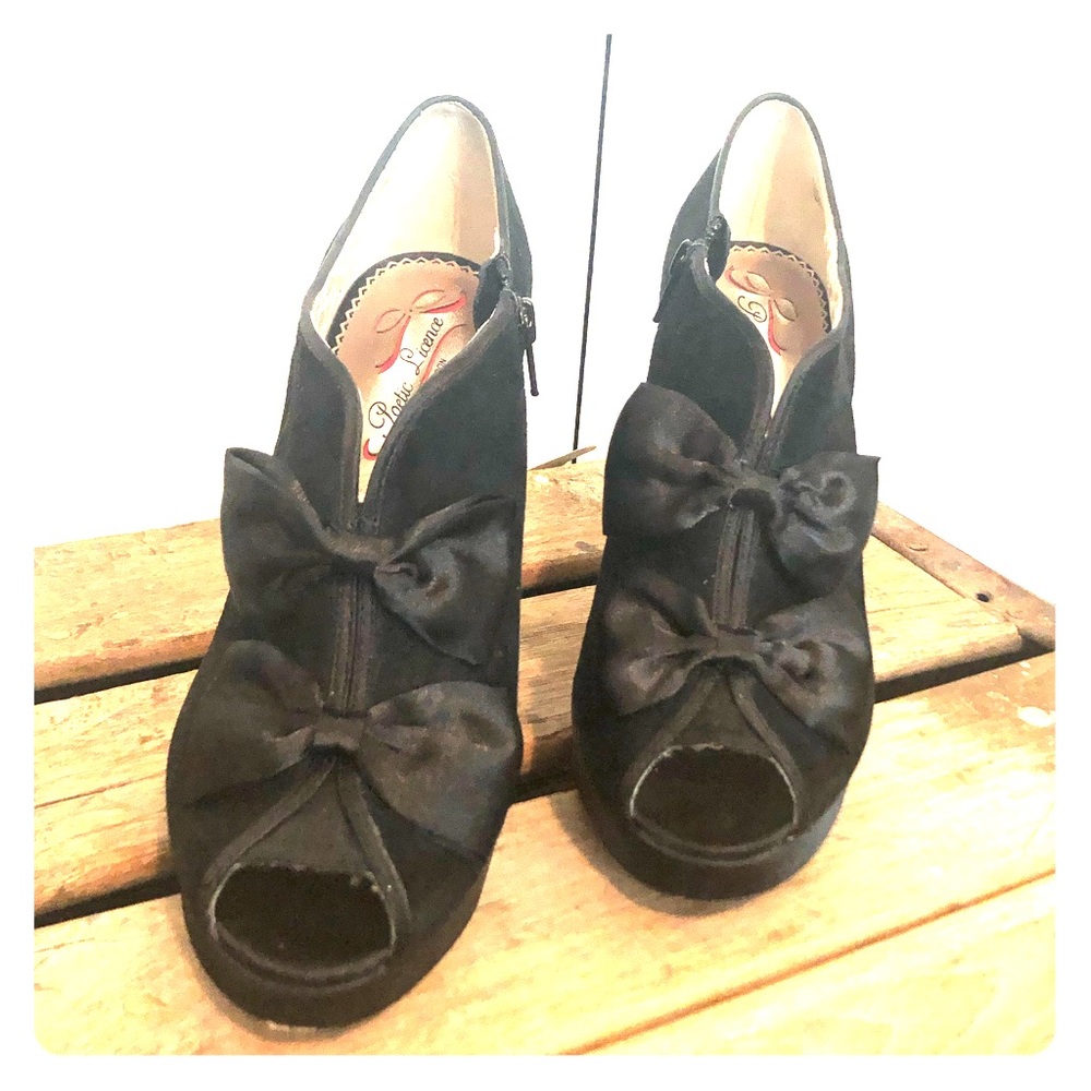 Poetic License Black Peep-Toe Heels With Bows